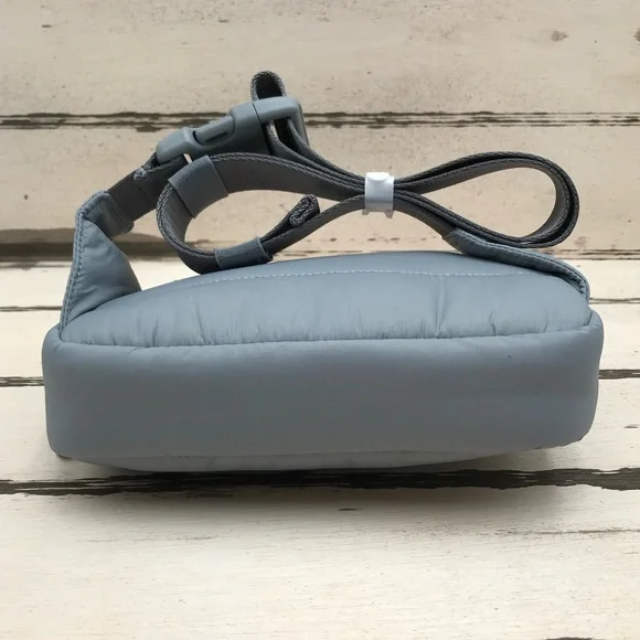 BNWT Lululemon Belt Bag - Picture 4 of 16